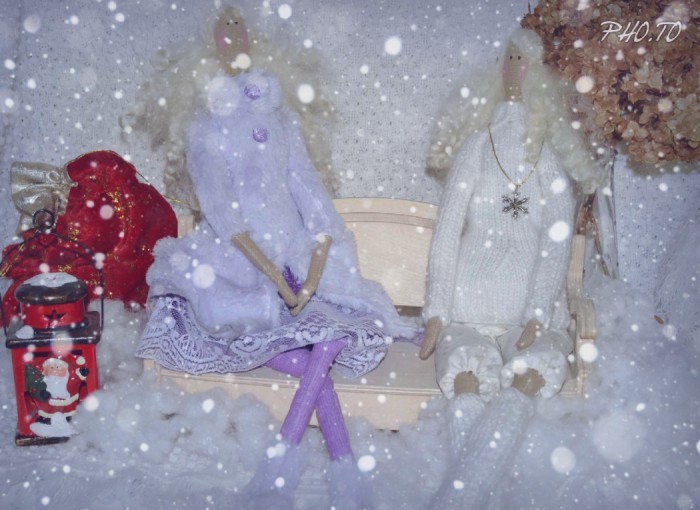 Девочки в снегу№2