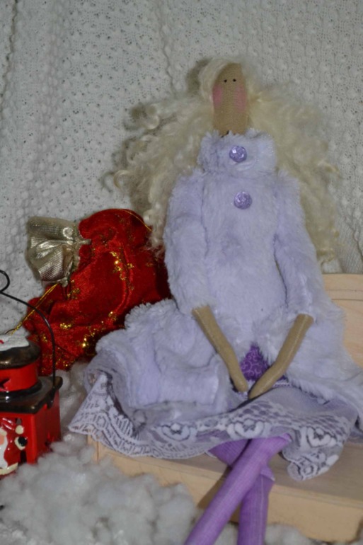 Девочки в снегу№2