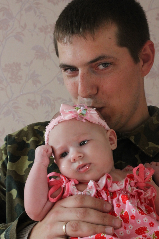 Ну чья же,чья же доча???Между родственниками идет батл))