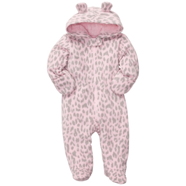 В наличии одежда Carters на девочку 3-х мес. Владивосток.