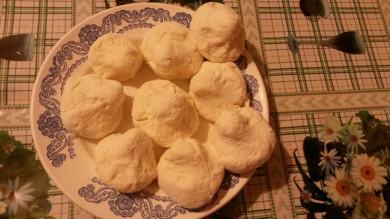 Конфетки из мороженого и детской смеси.