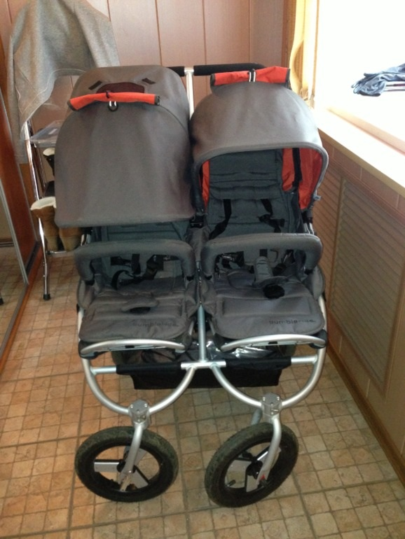 Продаю Коляска прогулочная для двойни Bumbleride Indie Twin (Бамблерайд)