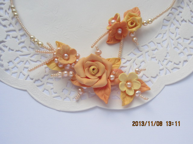 Колье с натуральным жемчугом и бисером