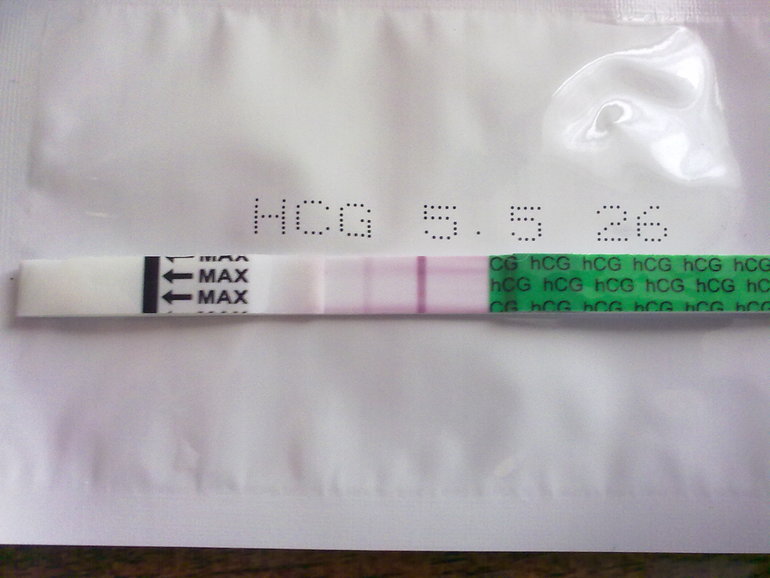 Тест test отзывы. Answer тест на беременность. Ансвер тест на беременность. Положительный тест answer. Тест на беременность HCG зеленый.