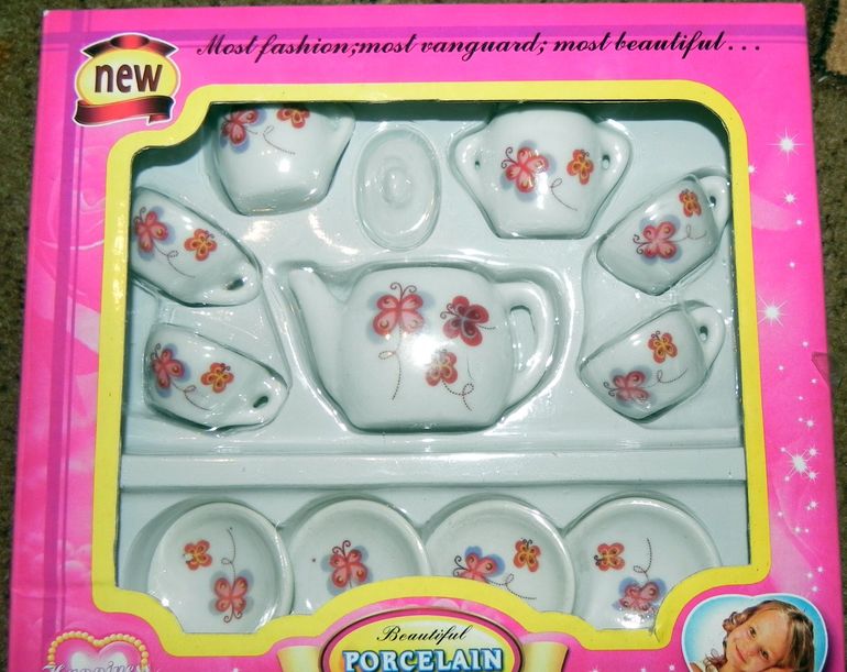 Фарфоровый сервиз.