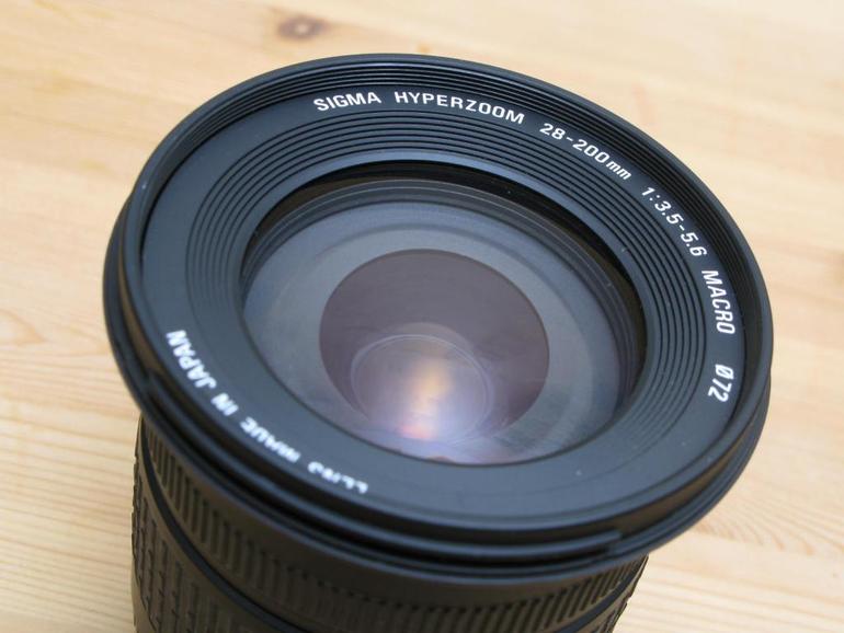 Объектив Sigma Hyperzoon 28-200mm f3.5-5.6 для Canon EF-S