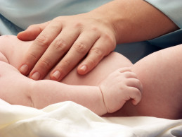 Расширенное или слабое пупочное кольцо у новорожденного ребенка