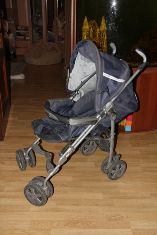 отдам коляску Inglesina zippy...самовывоз м.Марьино...срочно,а то муж вынесет на улицу...