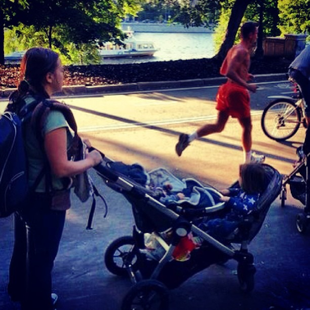 Продаю коляску (для погодок или двойни) из США Baby Jogger City Select за 25000