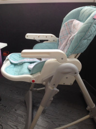 Продам новый стульчик для кормления Happy bebi