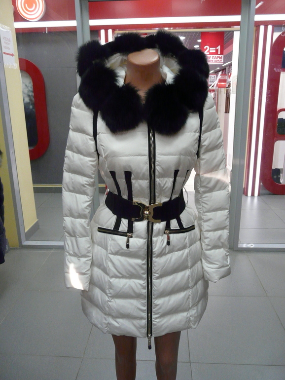 Женские Куртки Moncler, Elisabetta Franchi, Kadali и др.