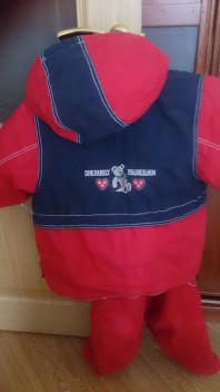 Продам 2 костюма по цене 1