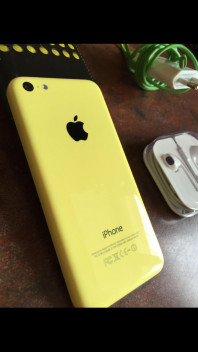 продам iPhone 5c