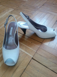 Белые лакированные туфли ECCO