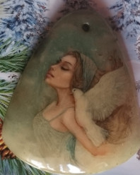 Изображения на натуральных камнях.