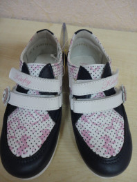 Закрытые туфли для девочки 25-29р.Котофей.Новые.