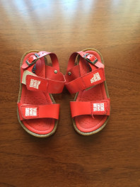 Обувь детская продается