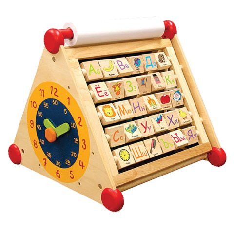 Какие игрушки нужны малышу в первый год жизни?