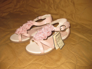 Босоножки для праздника р.24(15см)