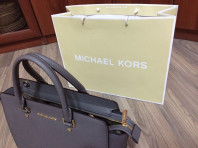 Продам оригинальную сумку Michael Kors