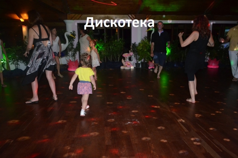 Хороший отель, очаровательное море и скучное питание!