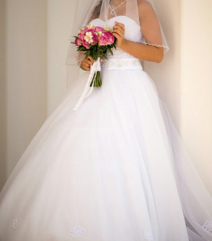 Шикарное свадебное платье