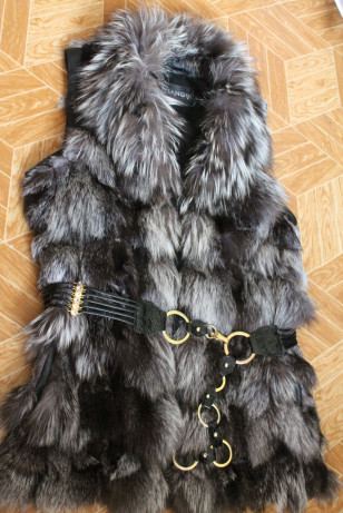 Жилетка из меха чернобурки