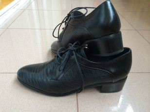 продам новые кожаные полуботинки 38 р-р