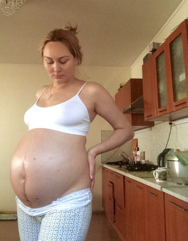 Каменеет живот на 40 неделе. Живот на 37 неделе беременности. Ребёнок на 37 неделе беременности. Живот на 36 неделе беременности.