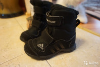 Продам мембранные кроссовки Adidas
