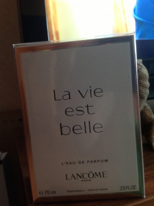 Продам La vie est belle Eau de parfum 75 ml