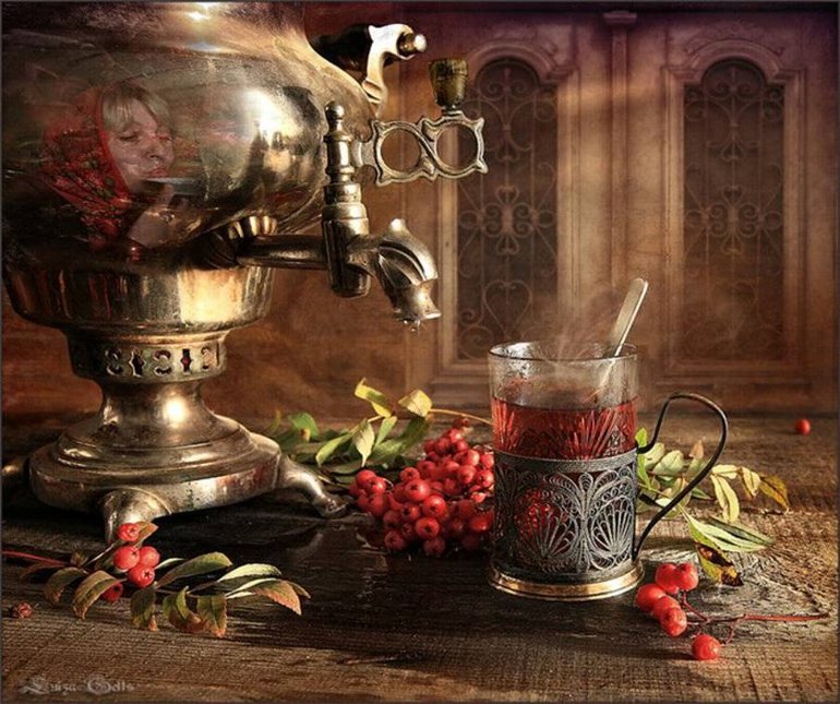 У самовара...)))