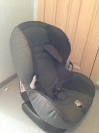 Продам детское автокресло бу Maxi Cosi 9-18 кг