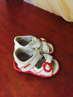 Продам б/у босоножки