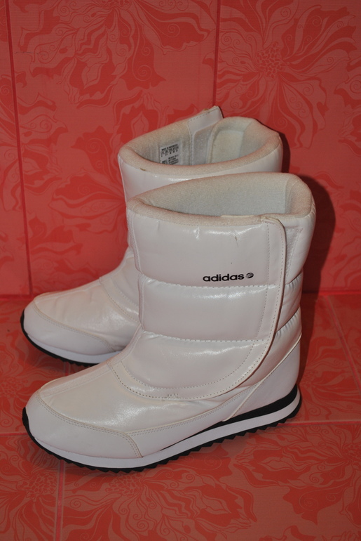 Сапоги-дутики ADIDAS Neo. Размер 39-39,5. 2700руб.