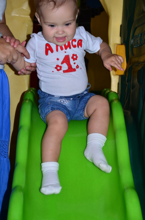 Алисику годик 12.08.2013