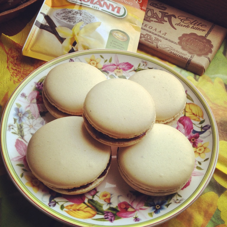 Ну и наконец, я решилась. Мои первые Macaron...