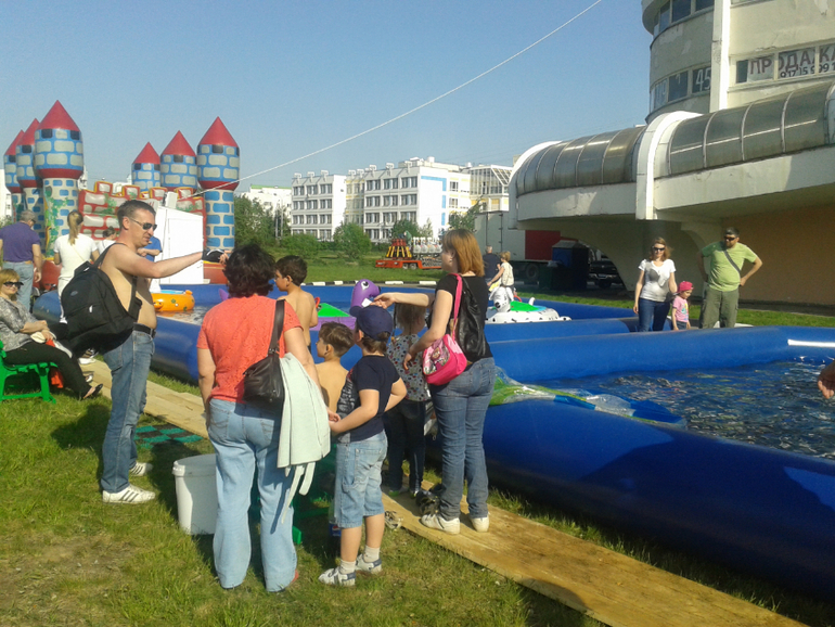 гуляли сегодня в парке