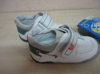 Белые кожаные кроссовки Котофей.Новые.