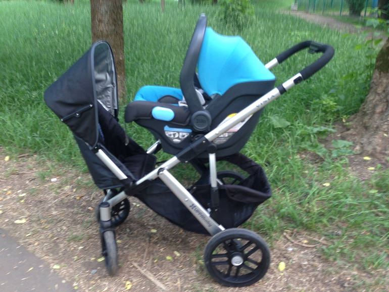 Автокресло UPPAbaby MESA. Теперь у нас целый комплект.