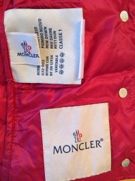 жилетка Moncler