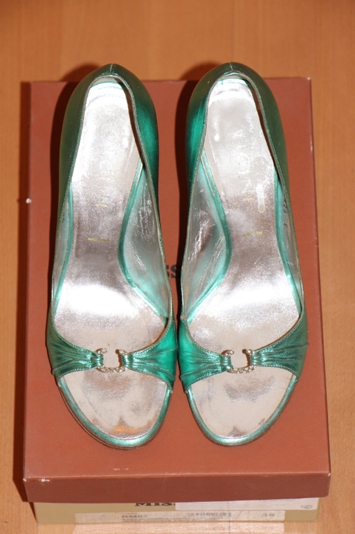 Добавила!!!Брендовые туфли Versace, Dior, Christian Louboutin, Miu Miu