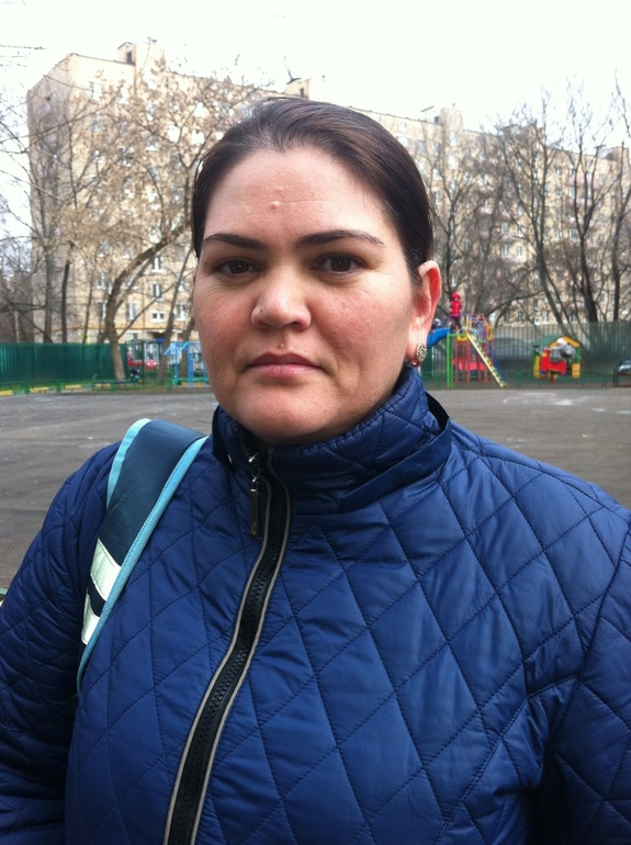 Кому няня девочки?)