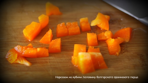 Куриные бедрышки с персиками