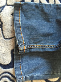 Свитер и джинсы для беременных