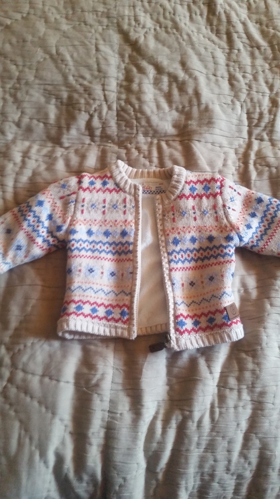 Вязаная финская кофточка