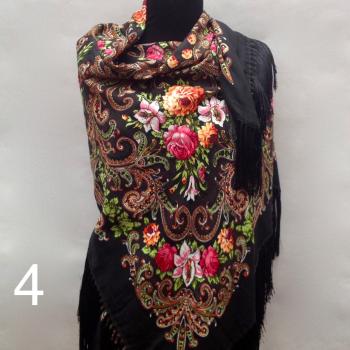 Платок с кистями