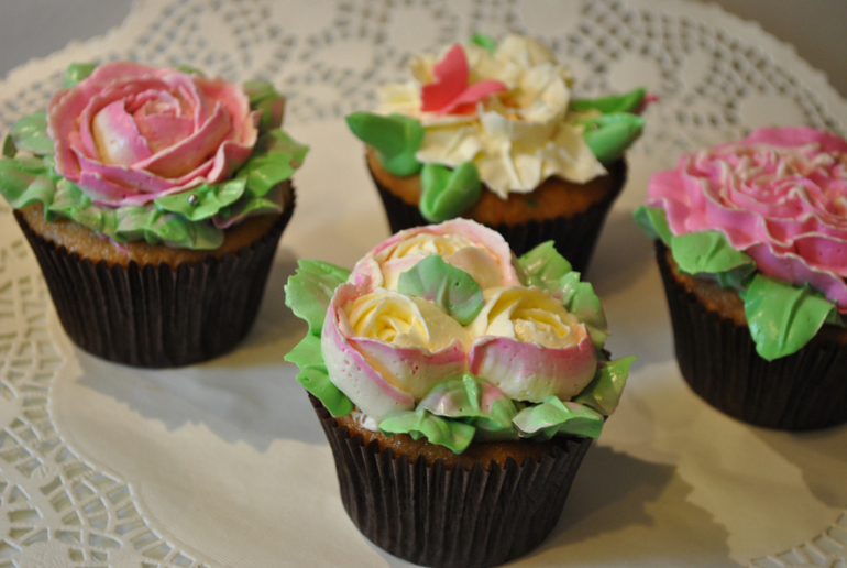 Капкейки цветы.Практикуюсь.