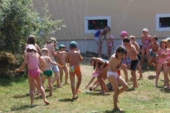 день причесок в лагере. девочки 12 лет а лагере. летний лагерь для подростков. медленный танец в лагере. летний лагерь для подростков.