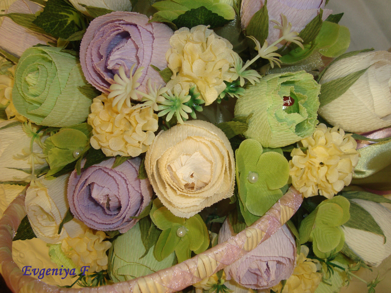 Первые цветы -первая корзинка)))